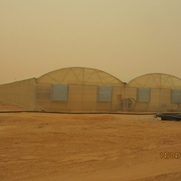 صالة مكونة من وحدتين ومغطاه بغطاء من الفايبرجلاس