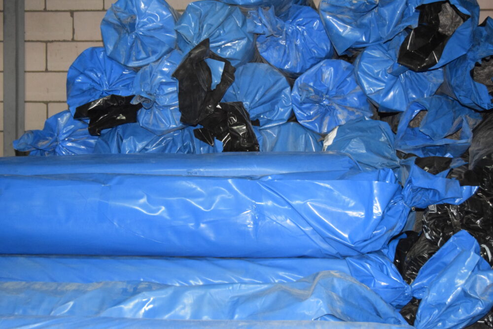 رولات البلاستيك اليوناني للبيوت المبردة scaled مصنع بيوت الكنانة بيوت محميه سعودية