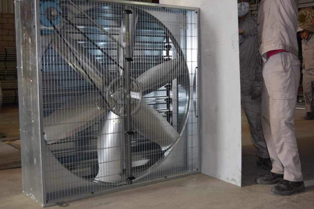 مروحة ايطالية كبيرة 7 scaled مصنع بيوت الكنانة بيوت محميه سعودية